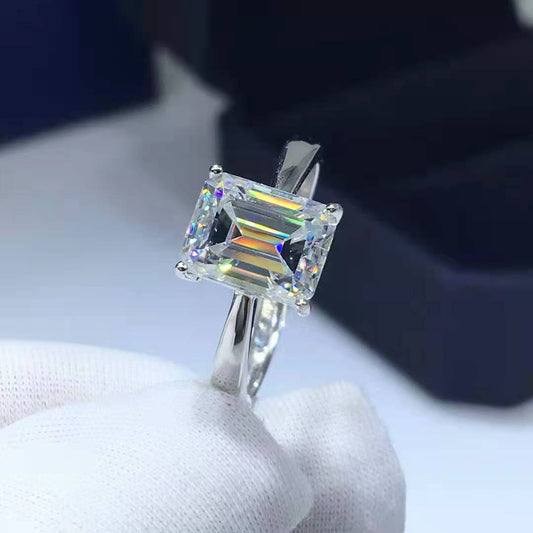 Fashion Personality Emerald Moissanite Women's Ring